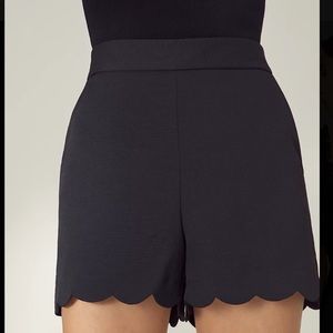 NWT- Wilfred black scallop short: size 4